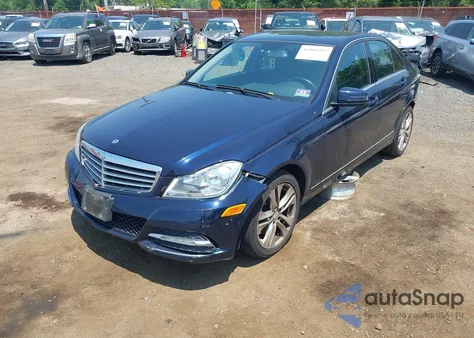 2013 Mercedes-Benz C 300 Luxury 4Matic/Sport 4Matic из США, поврежденный, VIN WDDGF8AB0DR253144
